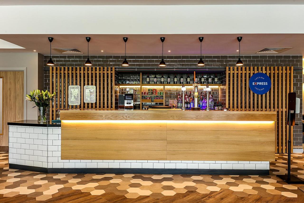 Holiday Inn Express - Bicester By Ihg Eksteriør billede