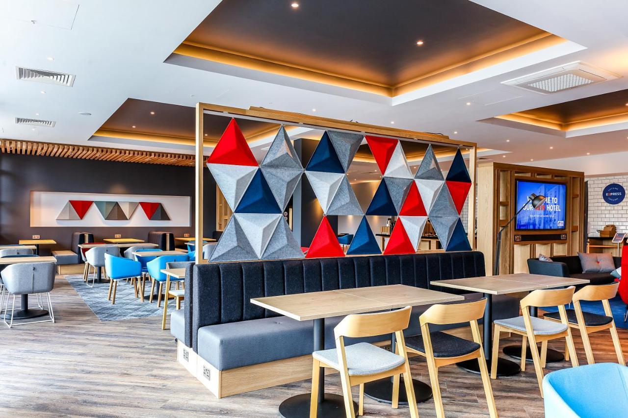 Holiday Inn Express - Bicester By Ihg Eksteriør billede